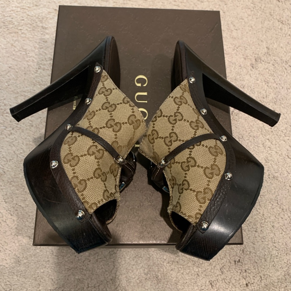 Gucci Women's Brown Slide Sandals - Picture 5 of 8